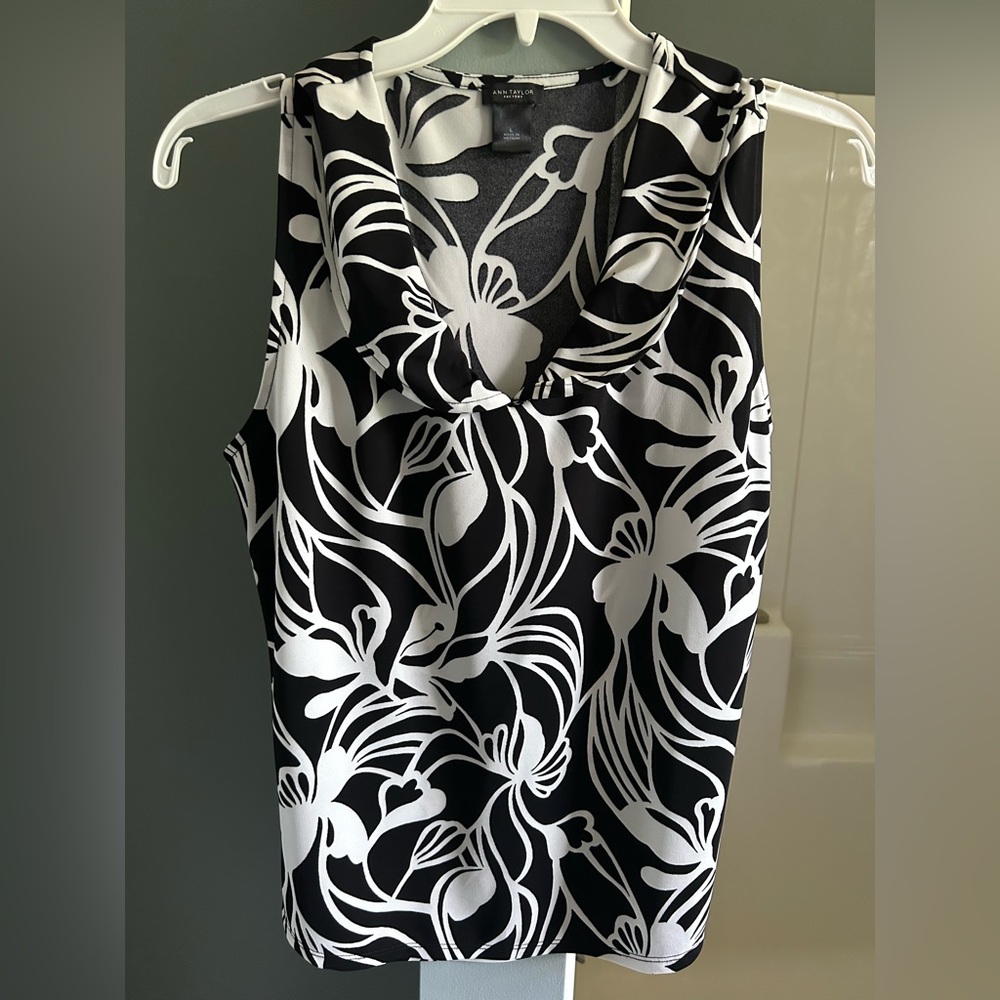 Ann Taylor Monochrome Floral Sleeveless Blouse